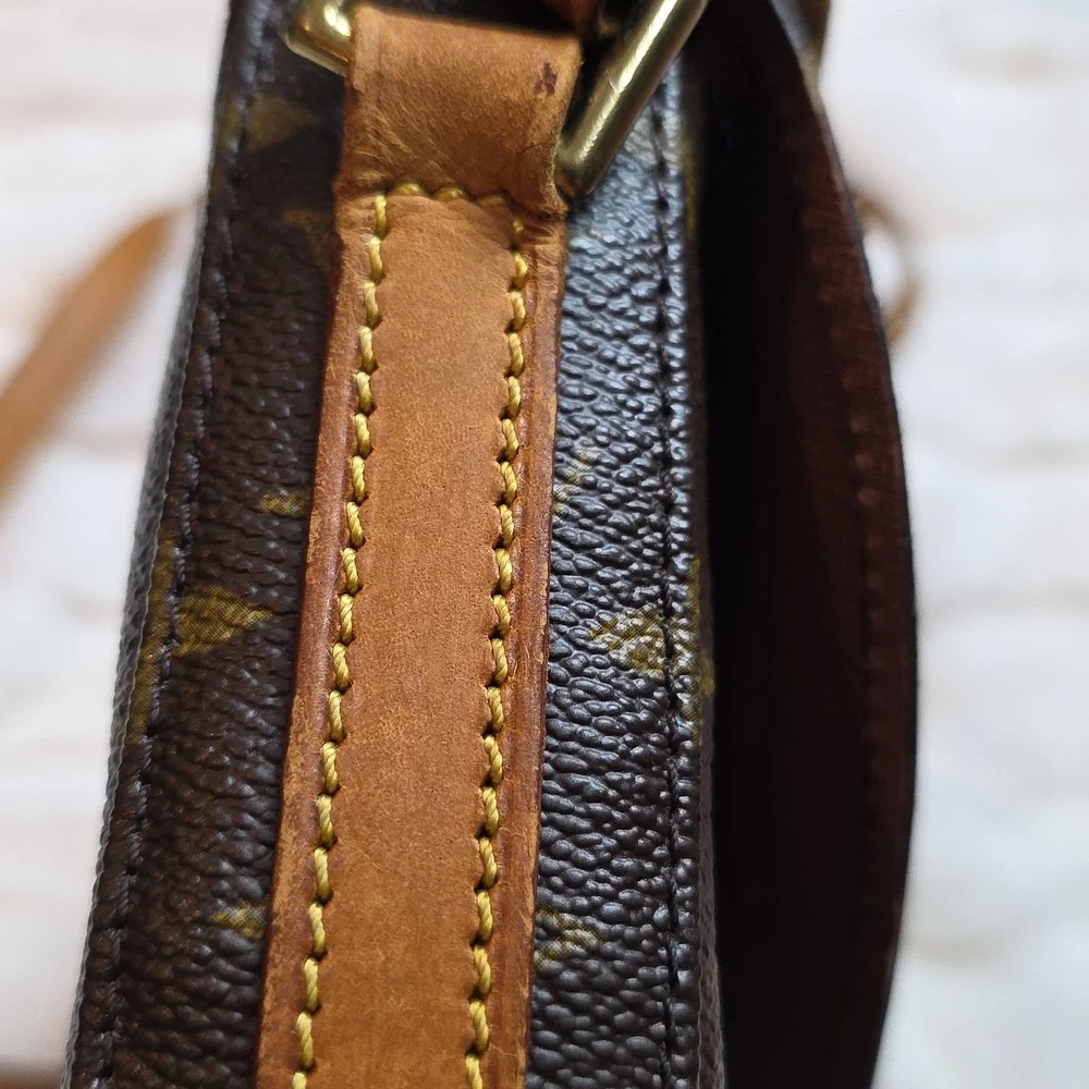 Authentic LOUIS VUITTON Chantilly MM Crossbody